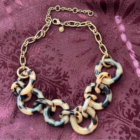 J. Crew Acrylic Tortoise Round Link Necklace Gold Tone - Picture 5 of 6